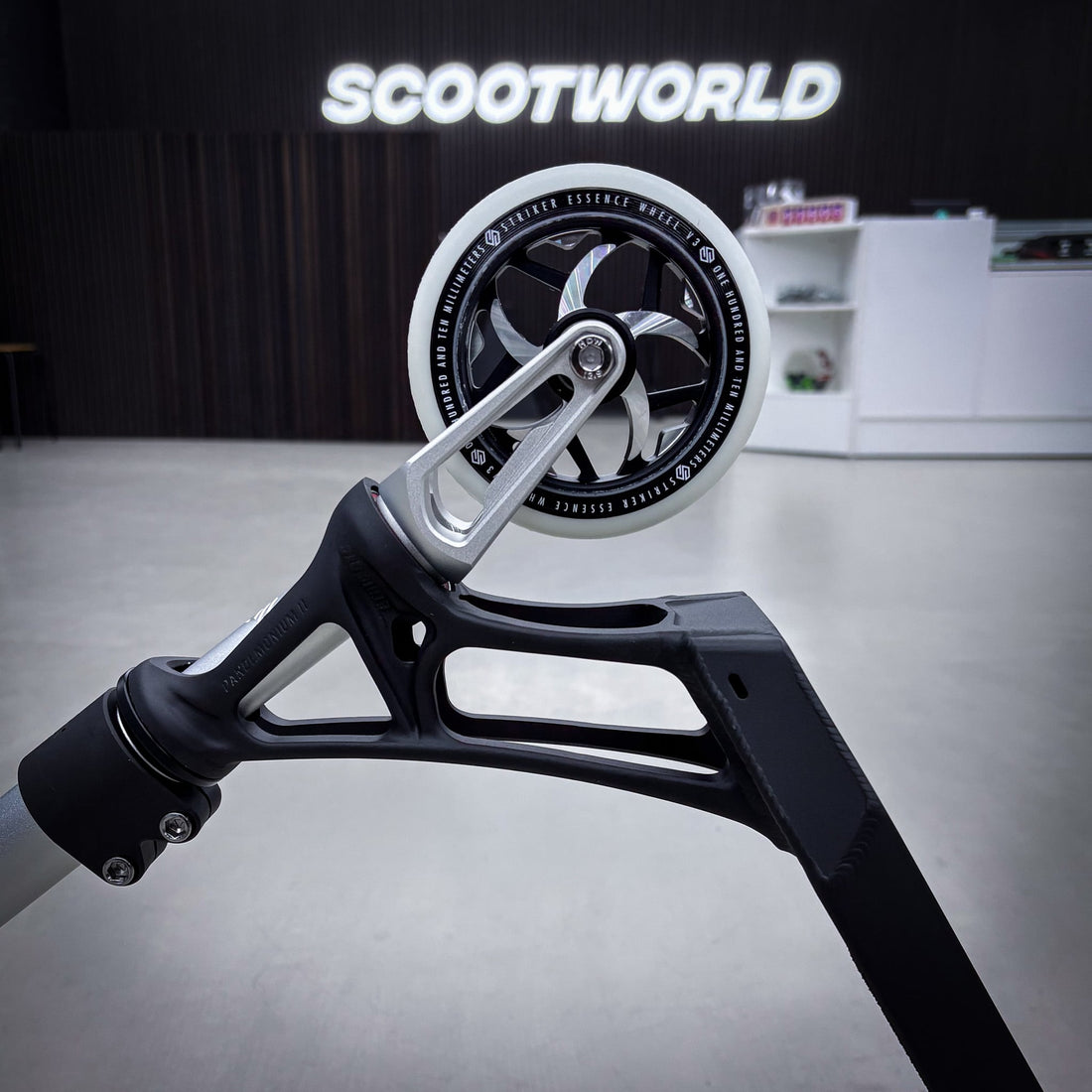 Striker Ethic Black/Silver Custom Build - Black/Silver-ScootWorld.dk