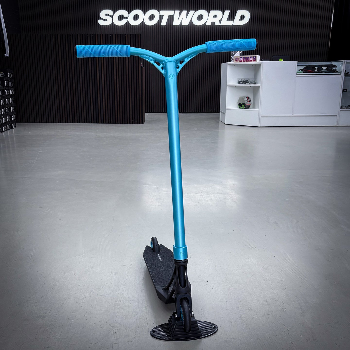 Striker Pande Teal/Black Custom Build - Teal/Black-ScootWorld.dk