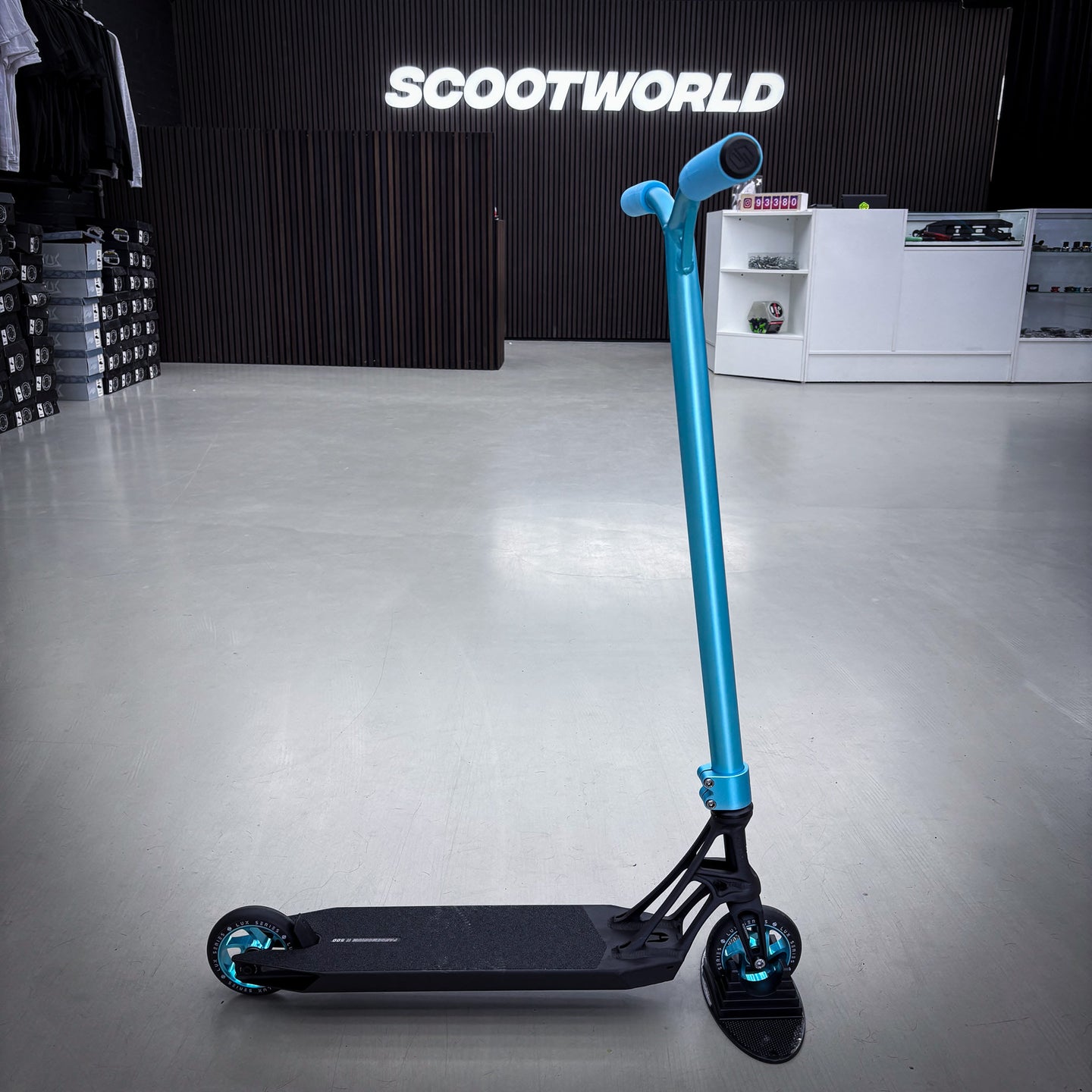 Striker Pande Teal/Black Custom Build - Teal/Black-ScootWorld.dk