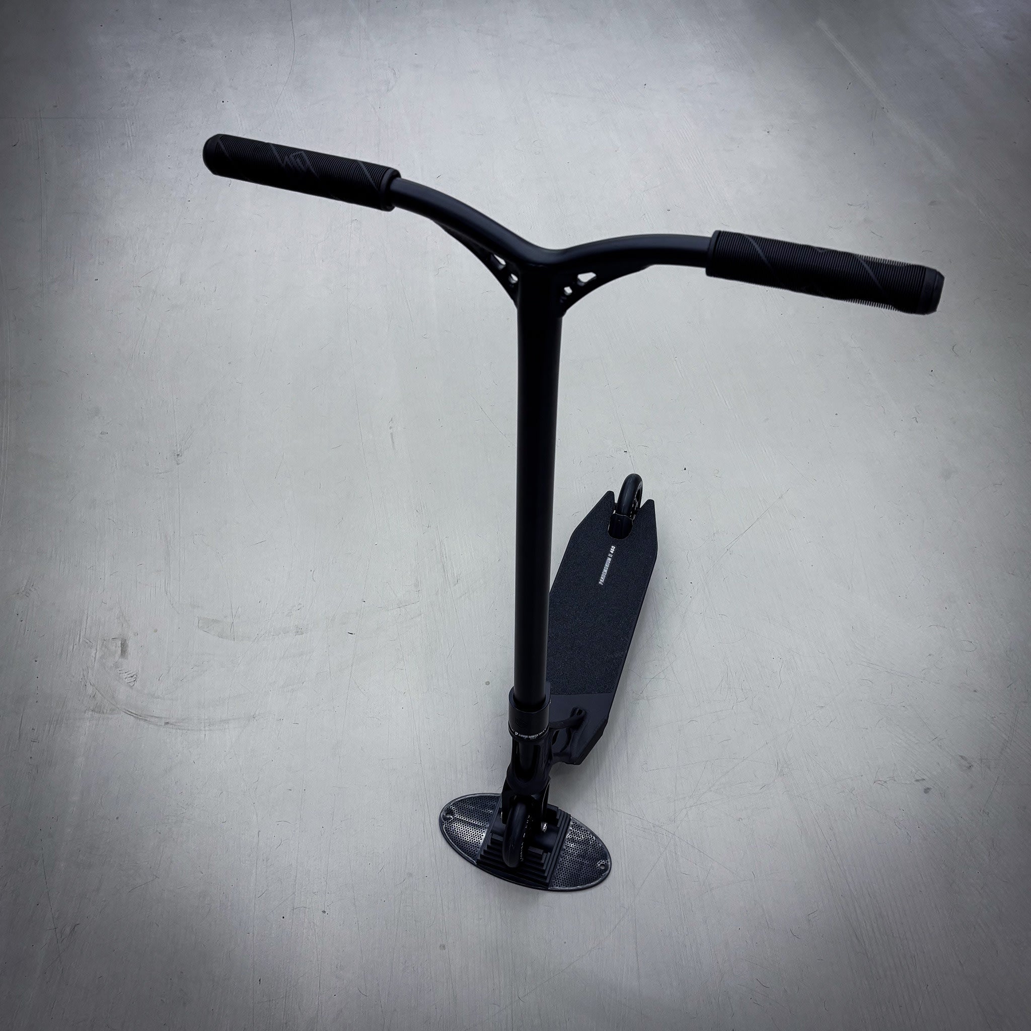Striker Pande Black 460 Custom Build - Black-ScootWorld.dk