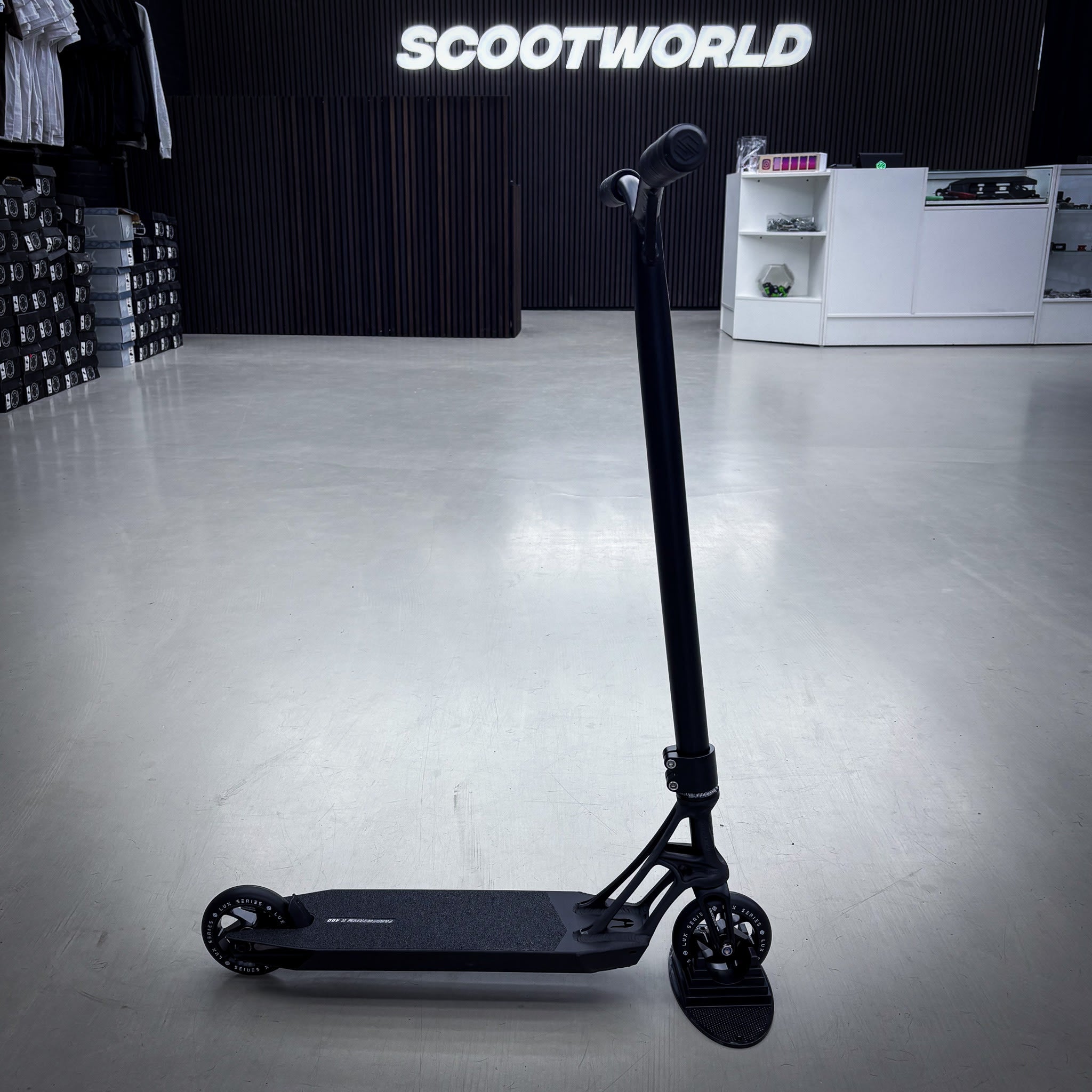 Striker Pande Black 460 Custom Build - Black-ScootWorld.dk