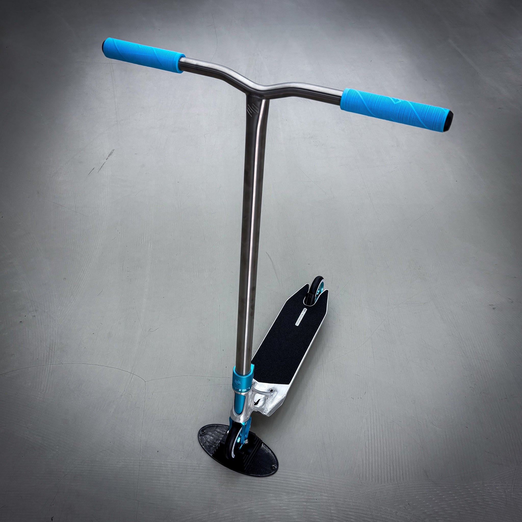 Striker Titan Pande Silver Teal Custom Build - Silver/Teal-ScootWorld.dk
