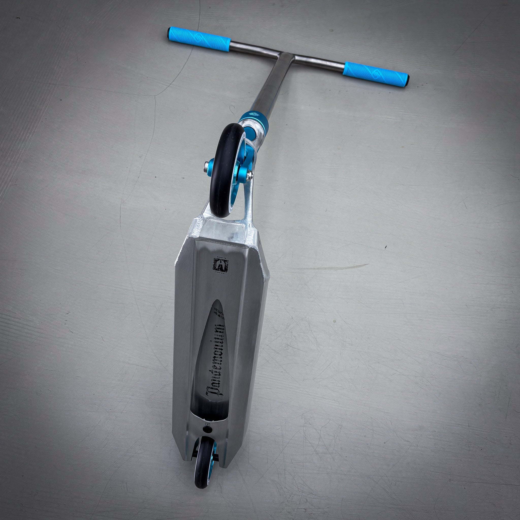 Striker Titan Pande Silver Teal Custom Build - Silver/Teal-ScootWorld.dk