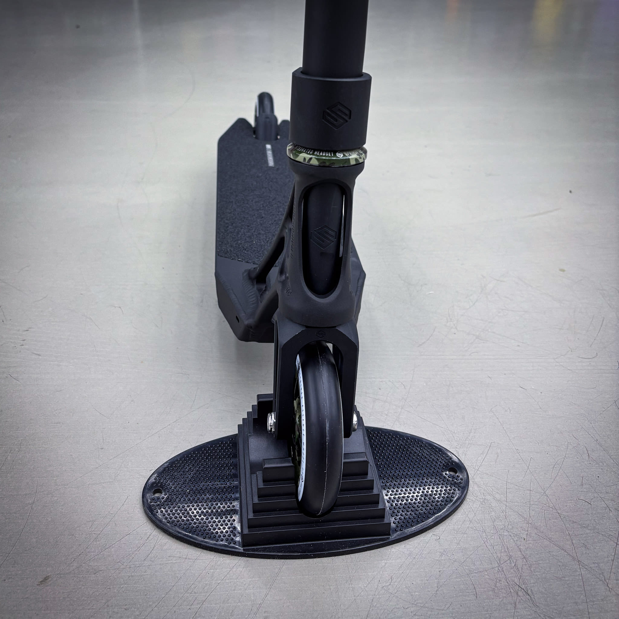 Striker Ethic Pande Black Camo Custom Build - Black/Green-ScootWorld.dk