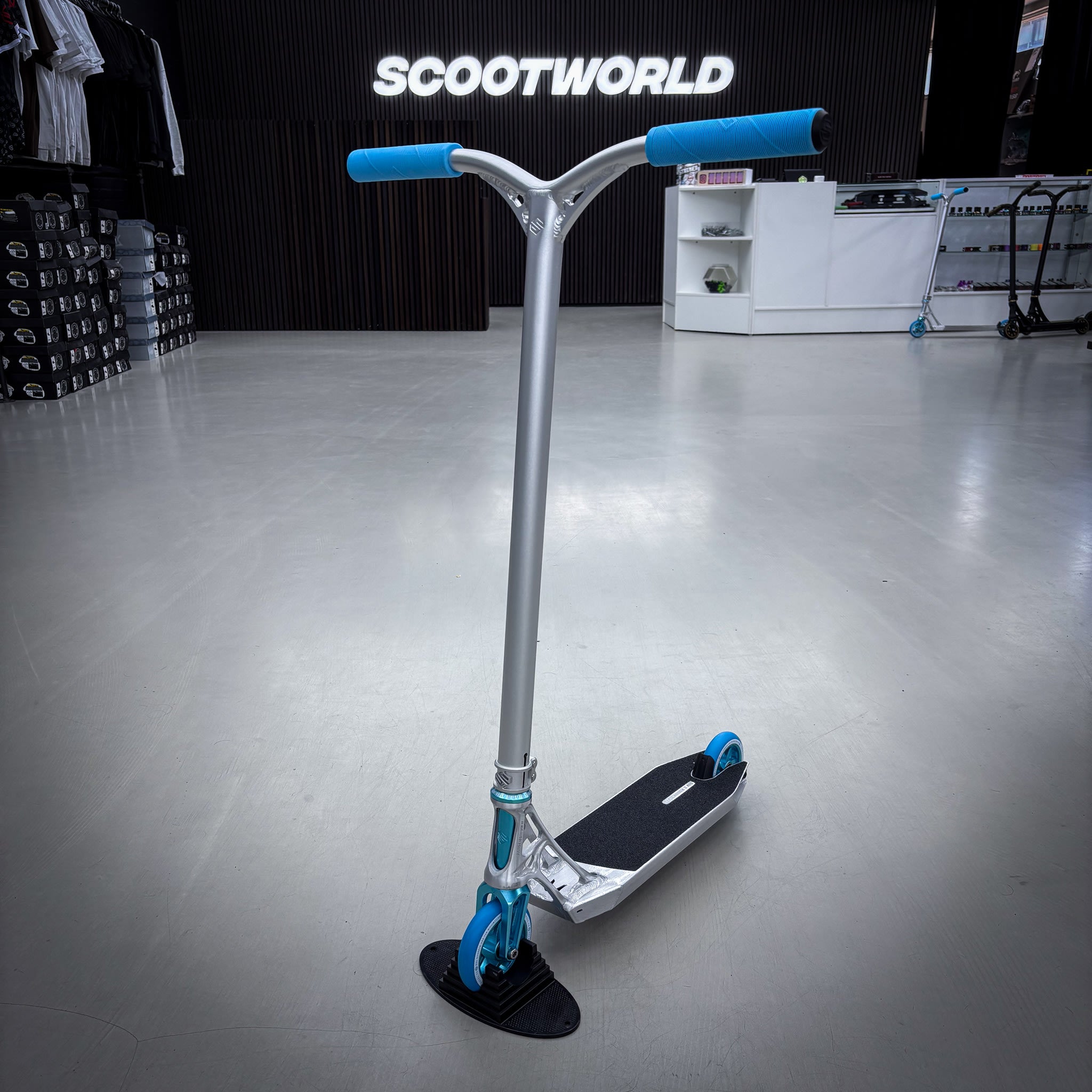 Striker Ethic 460mm Silver Teal Custom Build - Silver/Teal-ScootWorld.dk