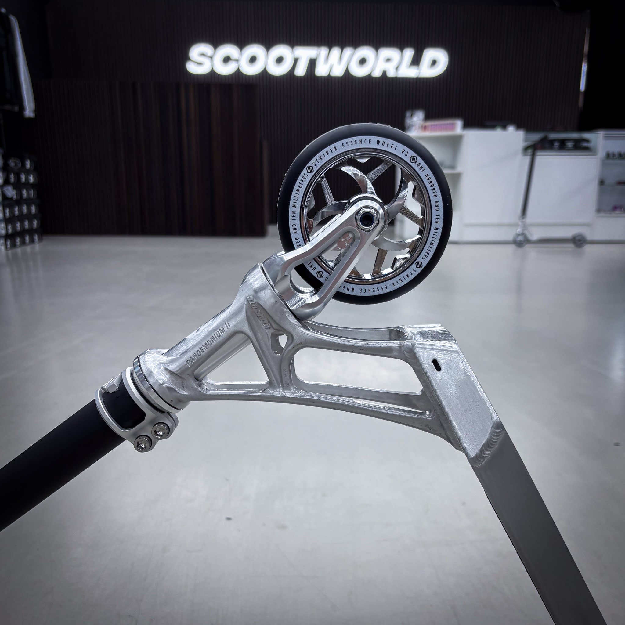 Striker Ethic 500mm Silver Black Custom Build - Silver/Black-ScootWorld.dk