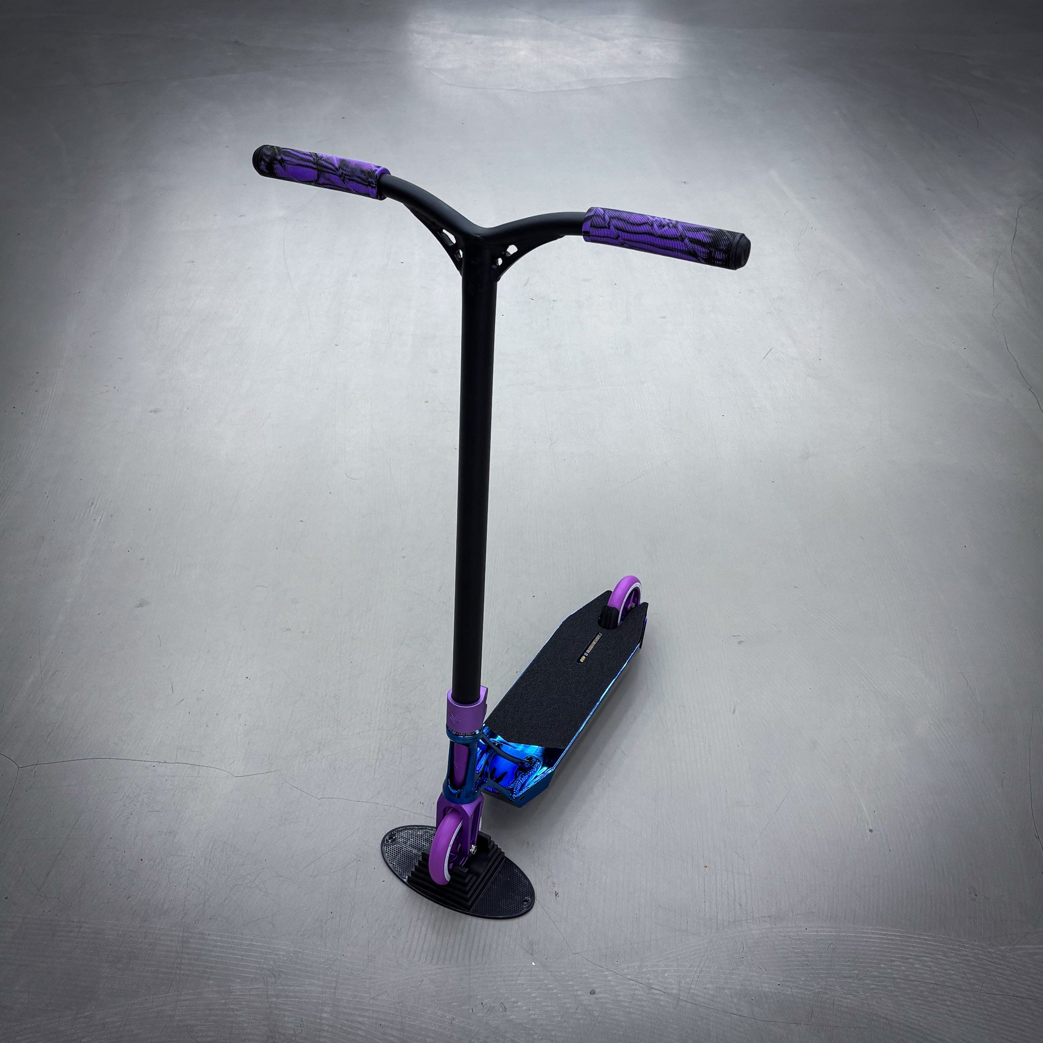 Striker Ethic Blue/Purple 460 Custom Build - Black/Blue/Purple-ScootWorld.dk