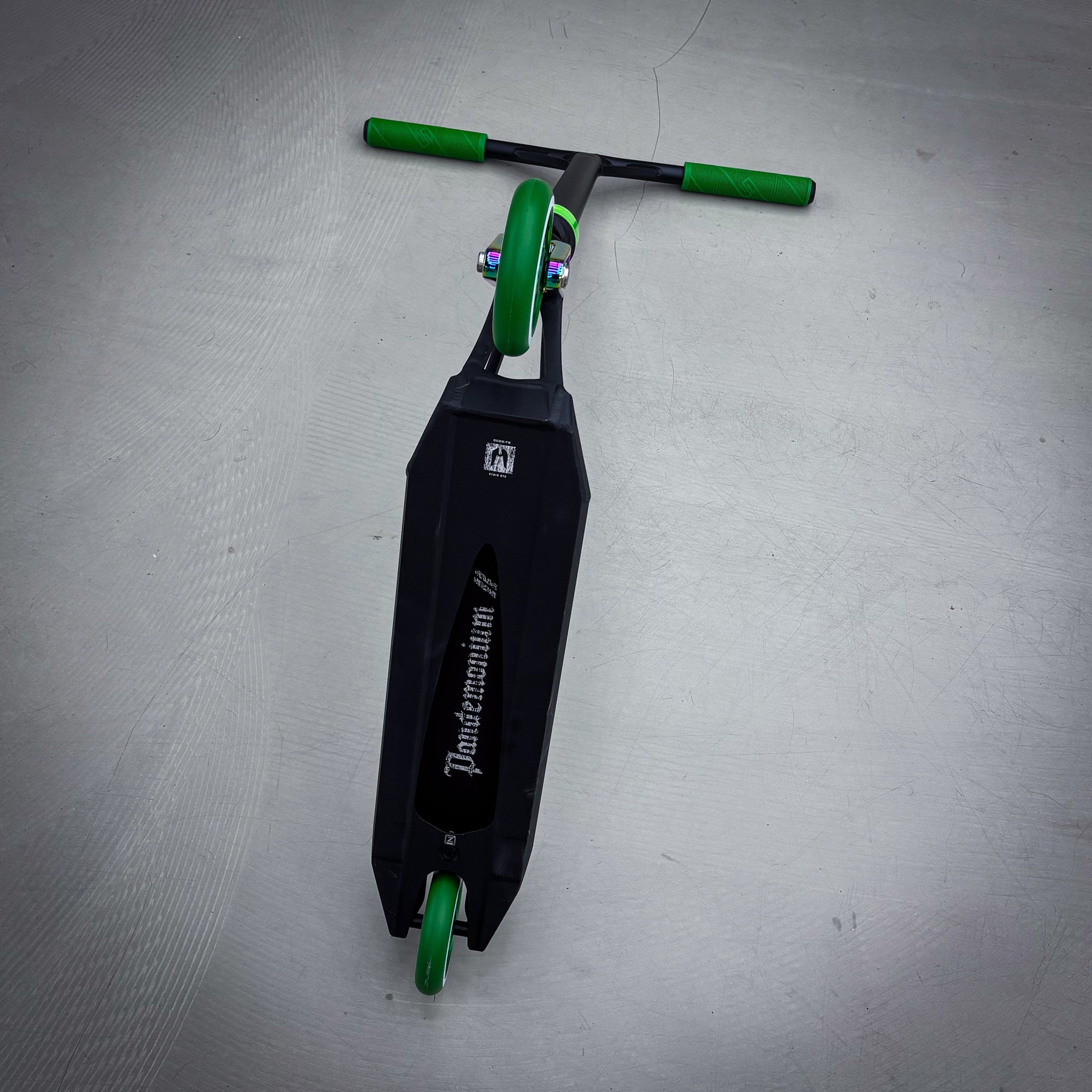 Striker Ethic Black/Green 500 Custom Build - Black/Green-ScootWorld.dk