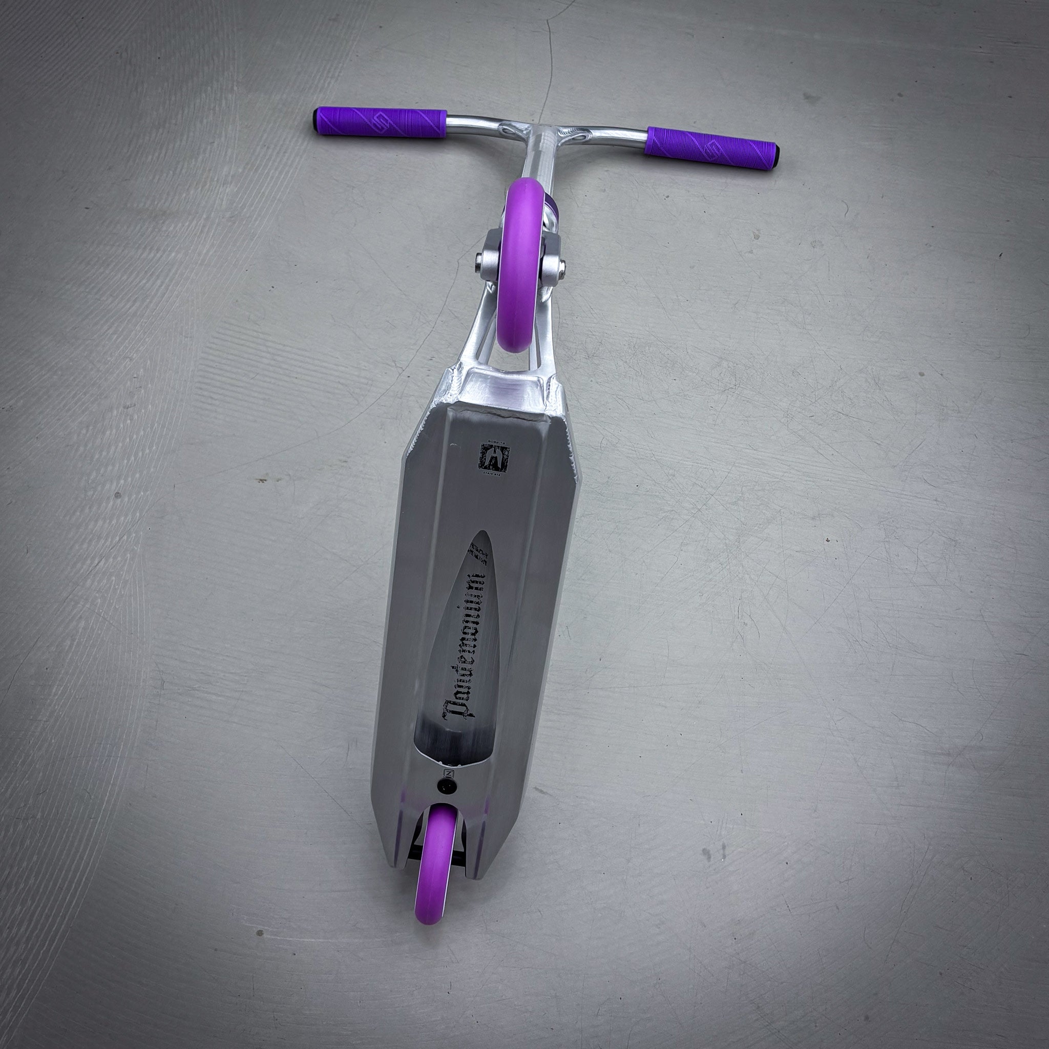Striker Ethic Silver/Purple 460 Custom Build - Black/Purple-ScootWorld.dk